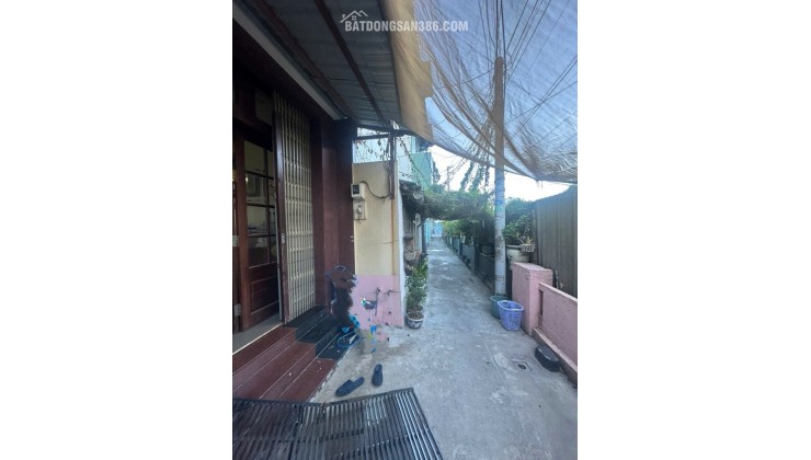 NHÀ 3 LẦU MÁI CHE THANG BTCT - HẺM ÂU DƯƠNG LÂN P3, Q8